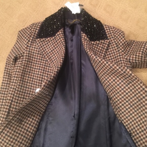 Coat - Picture 4 of 4